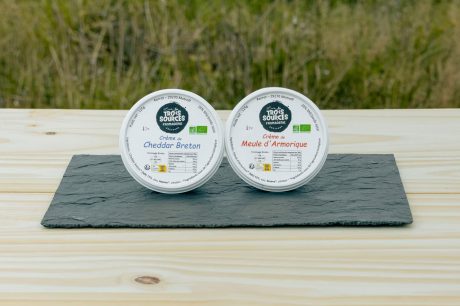 Creme-de-Cheddar-Breton-et-Creme-de-Meule-dArmorique